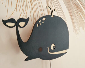 lampe veilleuse baleine en bois