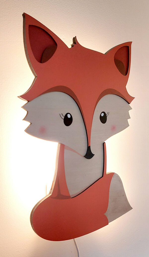 lampe veilleuse renard en bois allumee