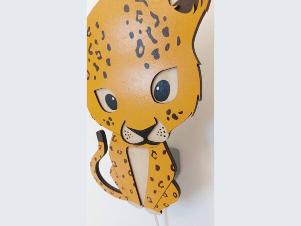 lampe-veilleuse-leopard-bois-zoom